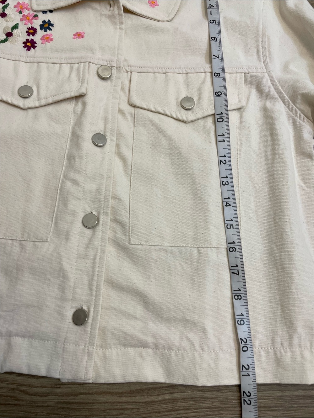 NEW Dolan Anthropologie Cream Floral Embroidered Denim Trucker Jacket - Picture 9 of 11